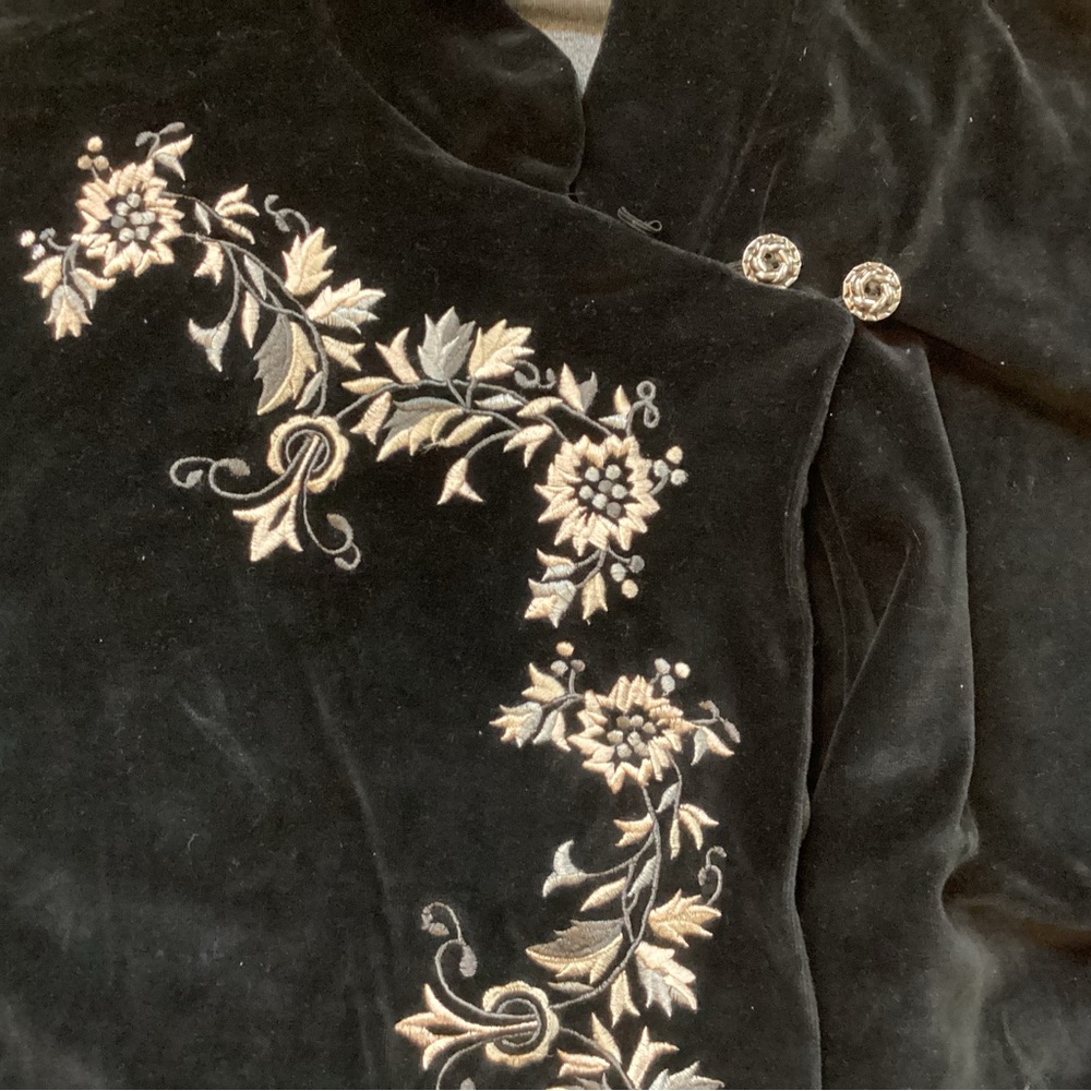 Victoria’s Secret Velour Robe - Picture 4 of 6